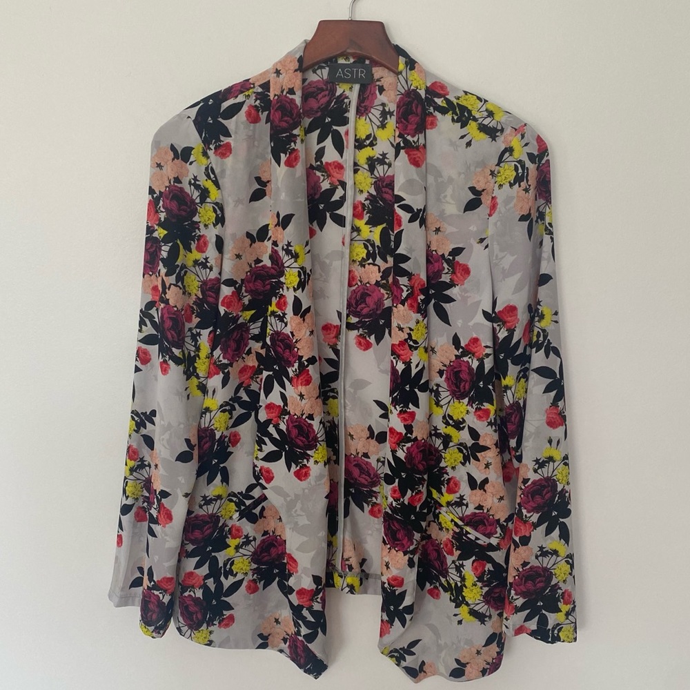 ASTR Floral Kimono Style Blazer